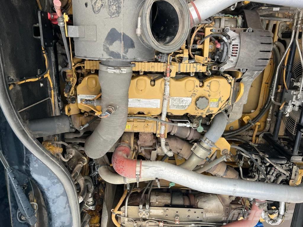 CAT 725 C Terrængående lastbiler