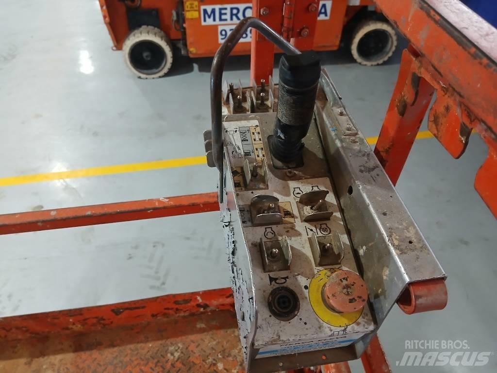 SkyJack SJ 6826 RT Saxlifte