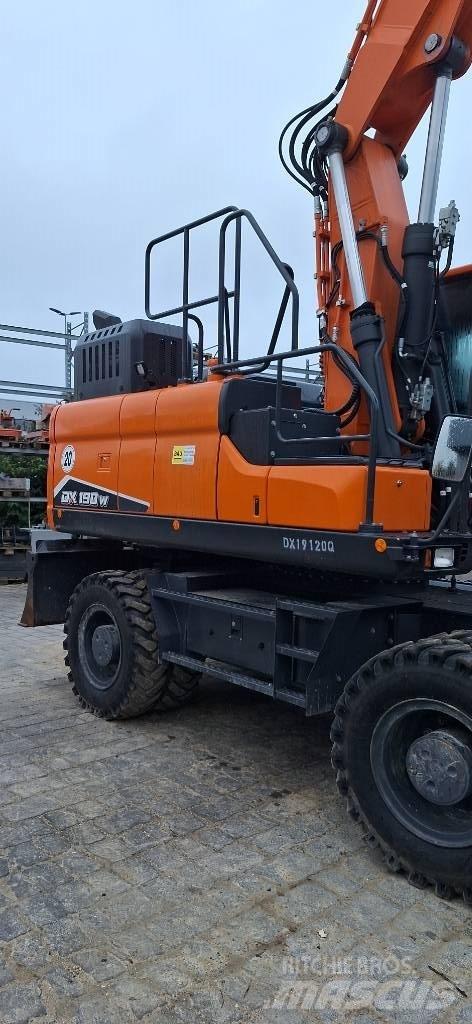Doosan DX 190 W-7 Gravemaskiner på hjul