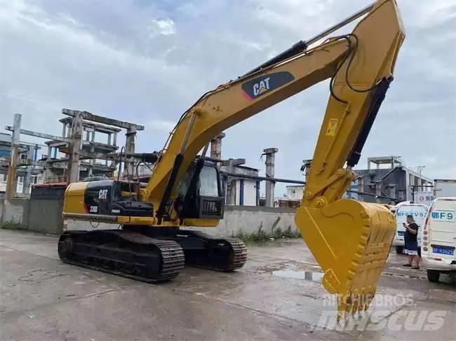 CAT 330D Gravemaskiner på larvebånd