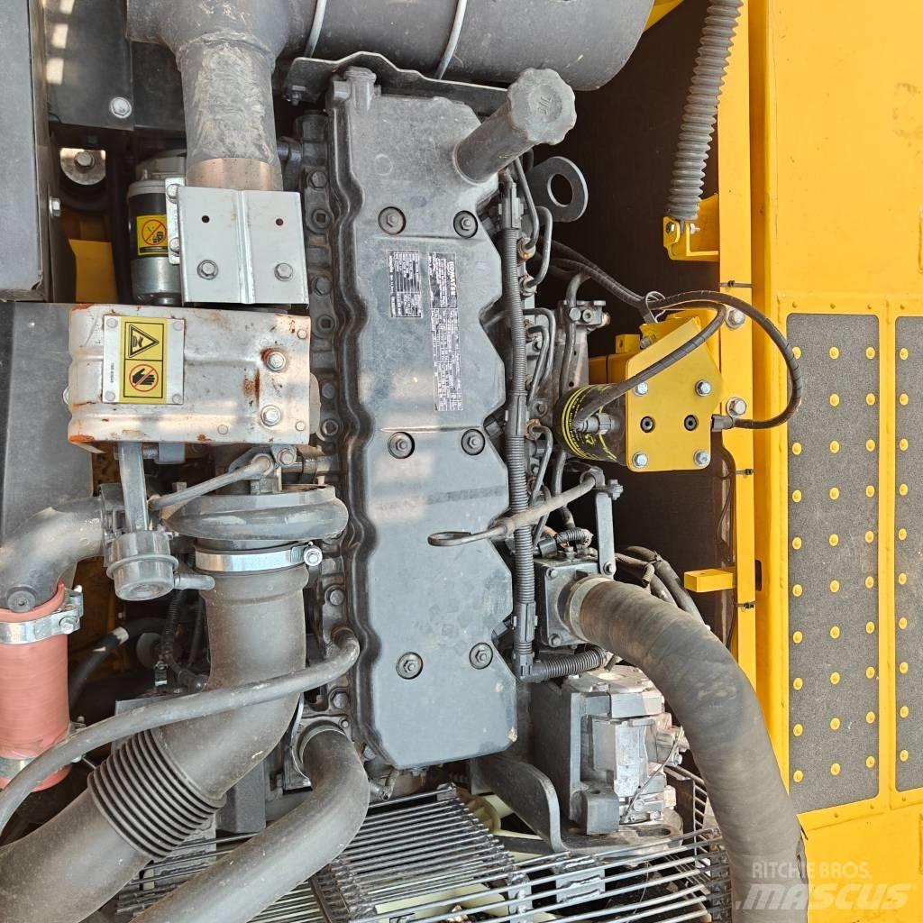 Komatsu 240-8 Gravemaskiner på larvebånd