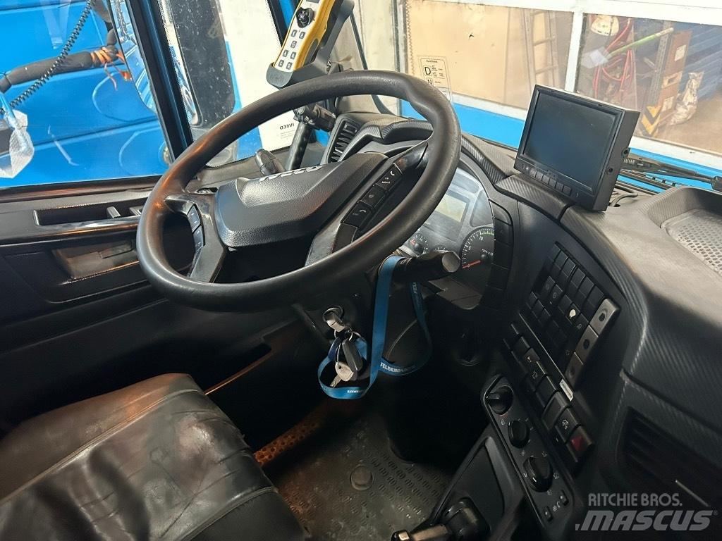 Iveco Trakker 450 Skip loader