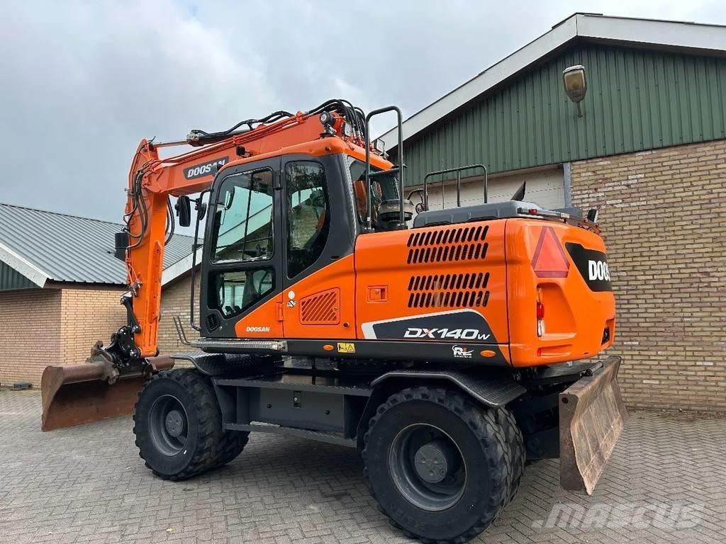 Doosan DX140W-5 Gravemaskiner på hjul