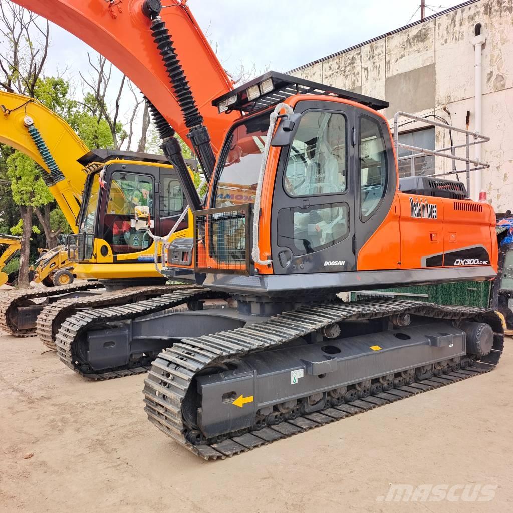 Doosan DX 300 Gravemaskiner på larvebånd
