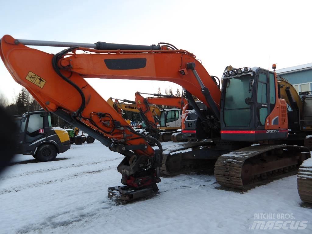 Doosan DX 235 Gravemaskiner på larvebånd