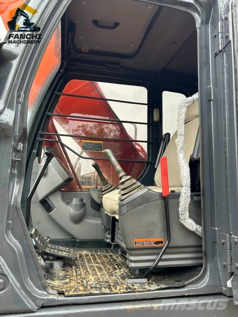 Hitachi 210LC Gravemaskiner på larvebånd