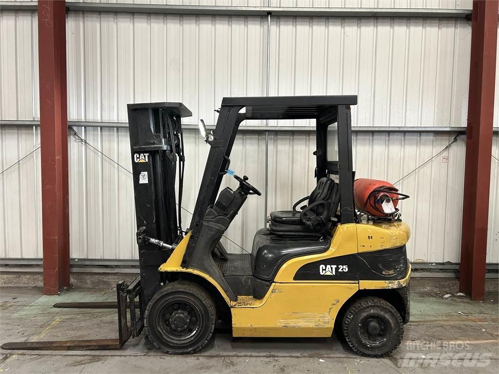 CAT GP25NT LPG gaffeltrucks