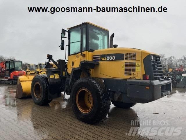 Komatsu WA 200 Læssemaskiner på hjul