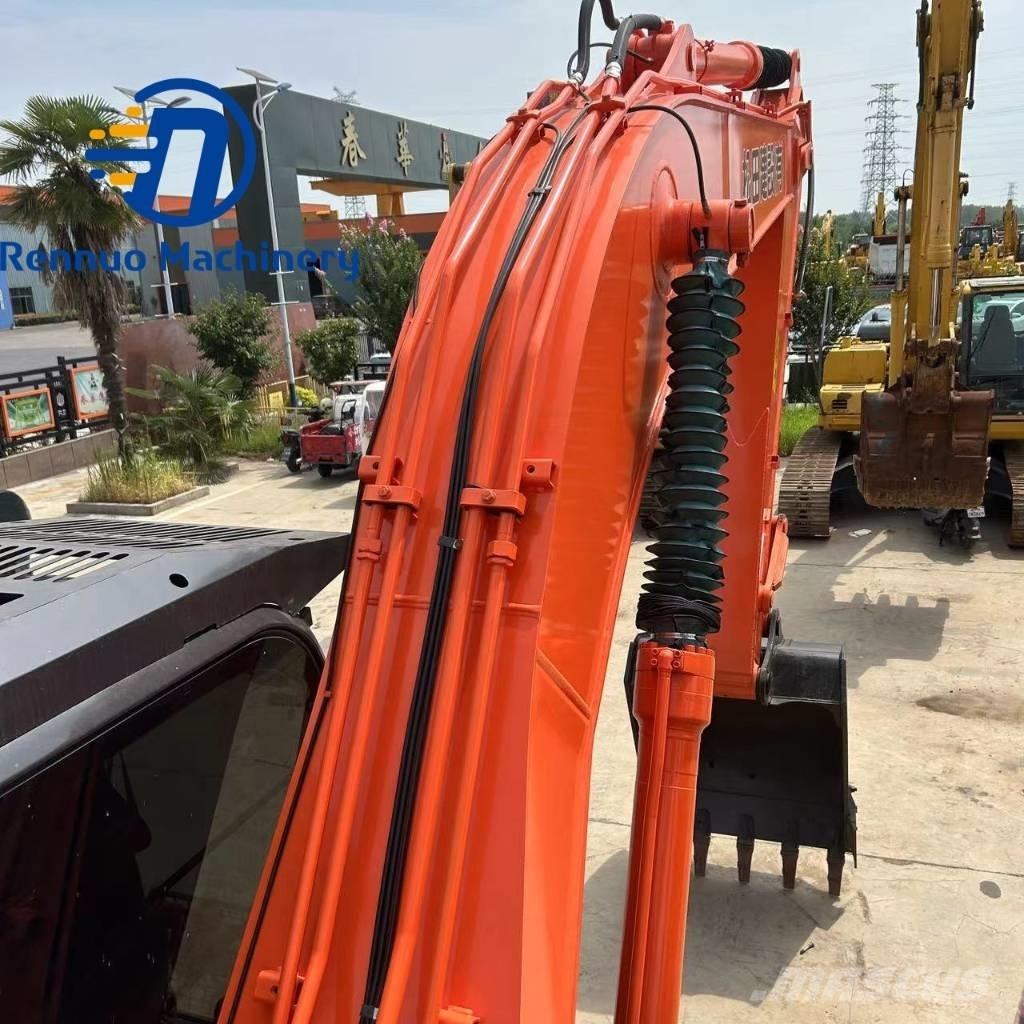Hitachi ZX 200 Gravemaskiner på larvebånd