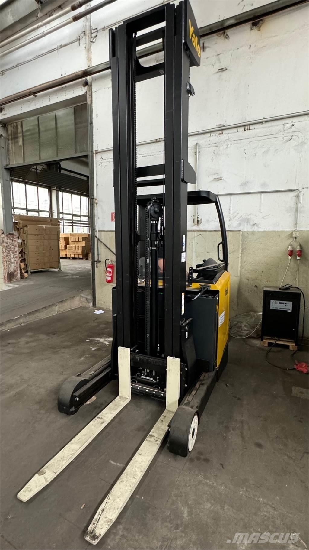 Yale MR16 Reachtruck
