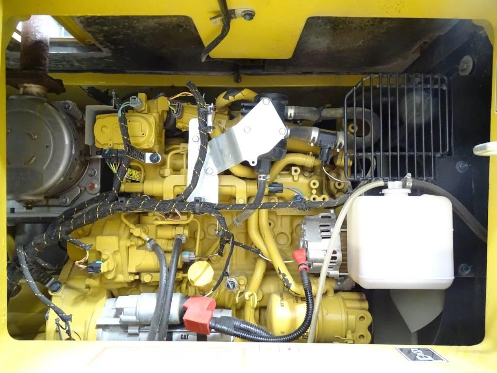 CAT 310 Gravemaskiner på larvebånd