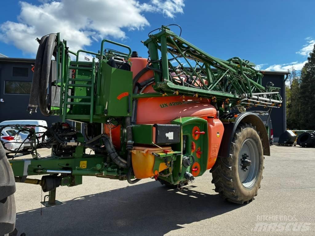 Amazone UX 4200 Trailersprøjter
