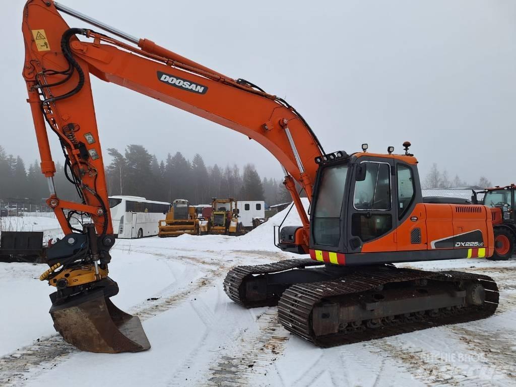 Doosan DX 225 LC Gravemaskiner på larvebånd