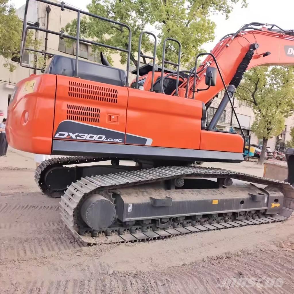 Doosan DX 300 Gravemaskiner på larvebånd