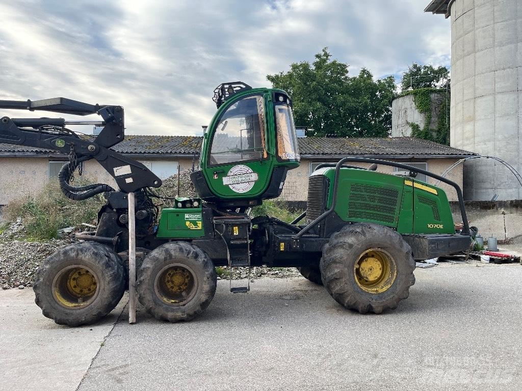 John Deere 1070 E Skovningsmaskiner