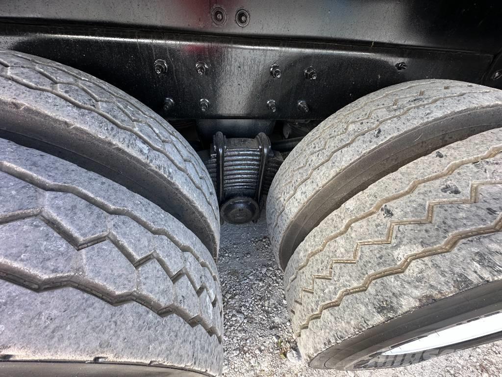 Mack GU713 Slamsuger