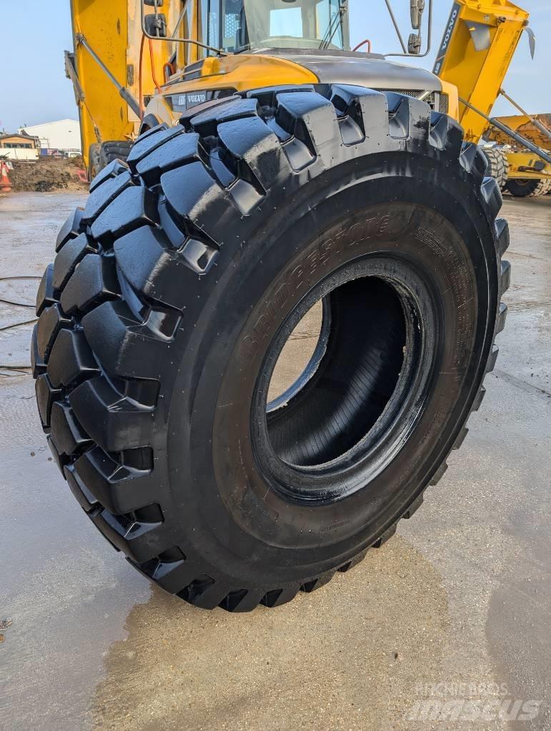 Bridgestone VLTS Dæk, hjul og fælge