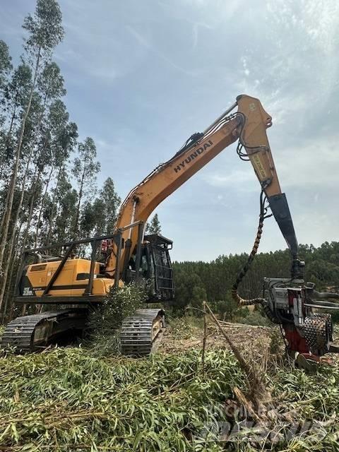 Hyundai 220LC Gravemaskiner til skovbrug