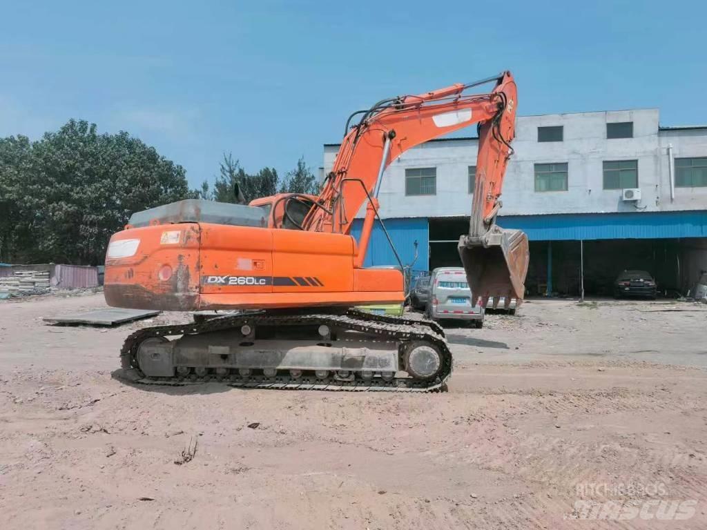 Doosan DX 260 Gravemaskiner på larvebånd
