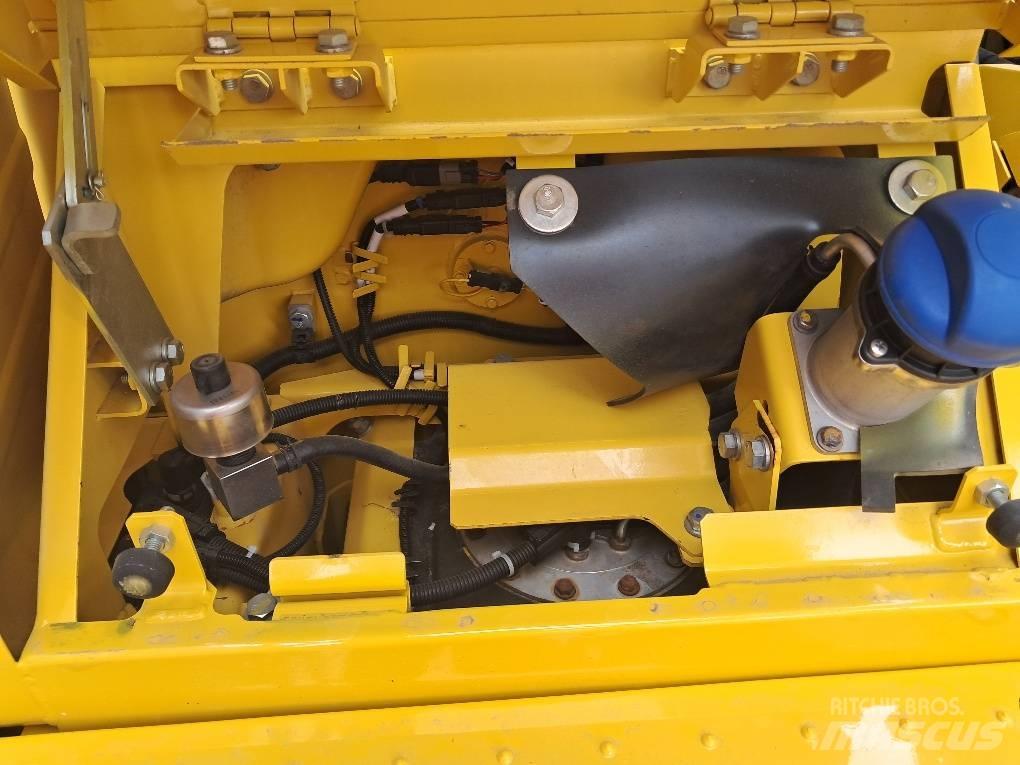 Komatsu PC210LCI-11 Gravemaskiner på larvebånd