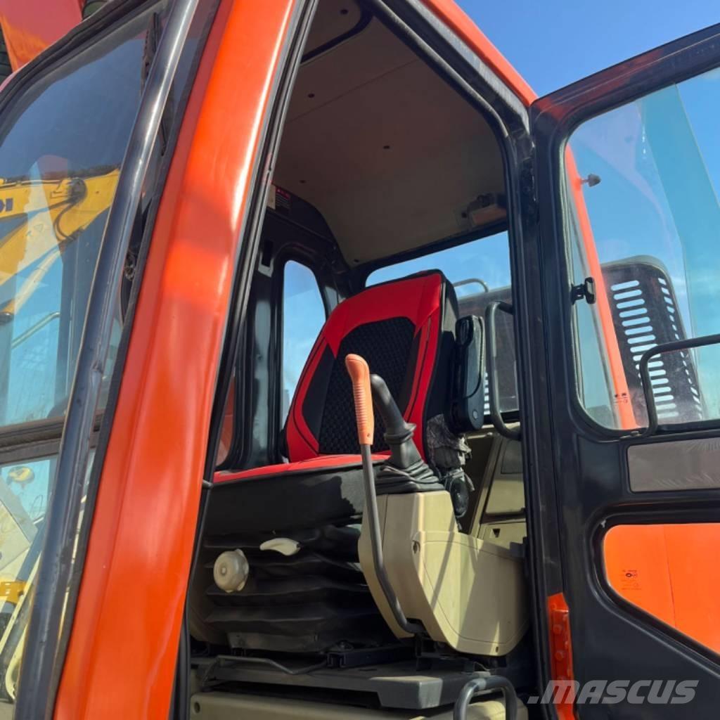 Doosan DX 300 Gravemaskiner på larvebånd