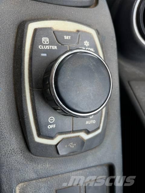 Hyundai HX 140 L Gravemaskiner på larvebånd