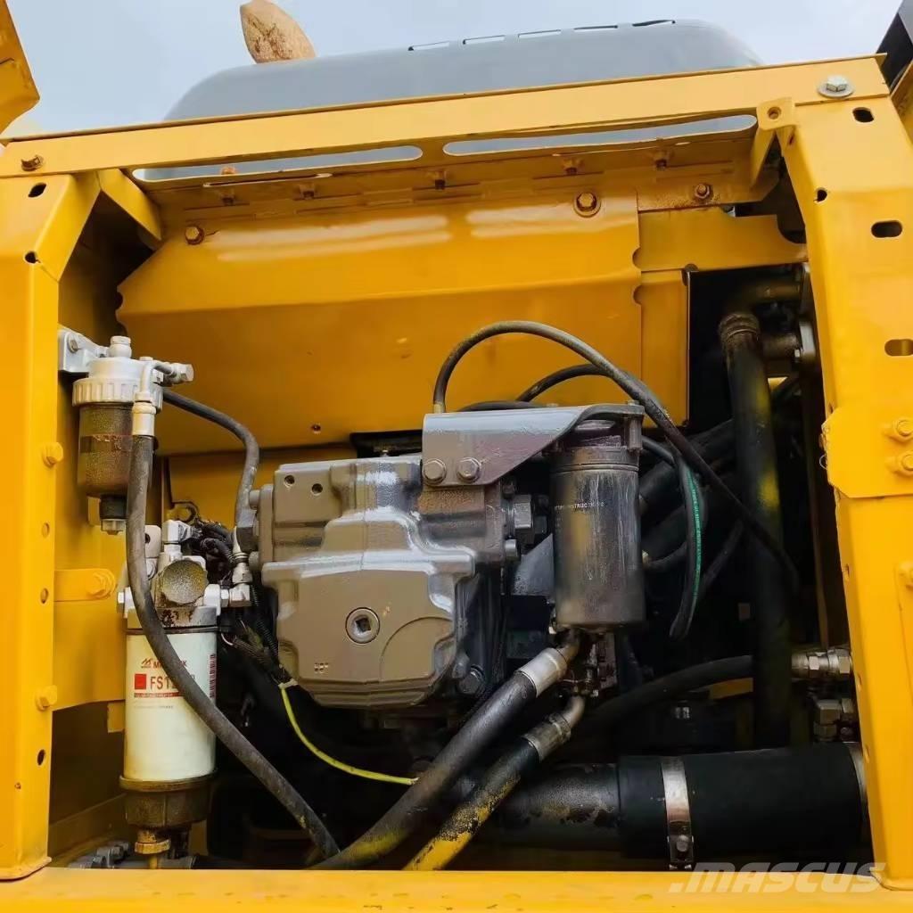 Komatsu PC 200 Gravemaskiner på larvebånd