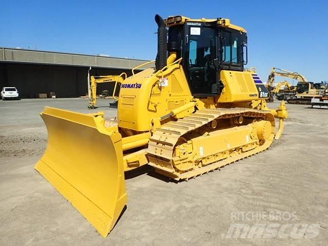 Komatsu D61EX-24 Bulldozer på larvebånd