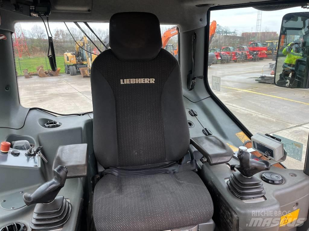 Liebherr PR736LGP Bulldozer på larvebånd