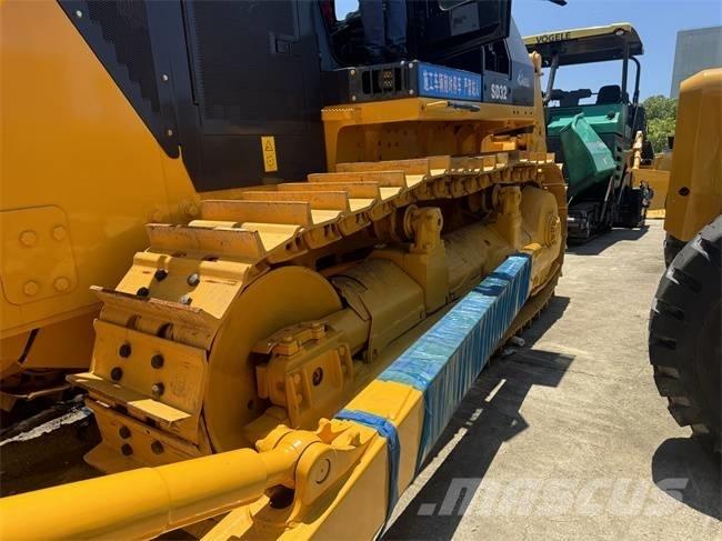 Shantui SD 32 Bulldozer på larvebånd
