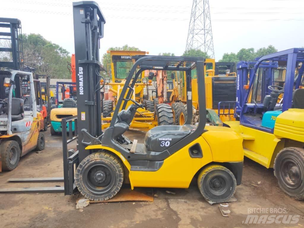 Komatsu FD 30 T-17 Diesel gaffeltrucks