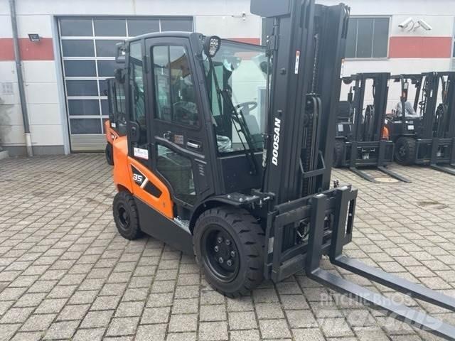 Doosan D35C-9 Diesel gaffeltrucks