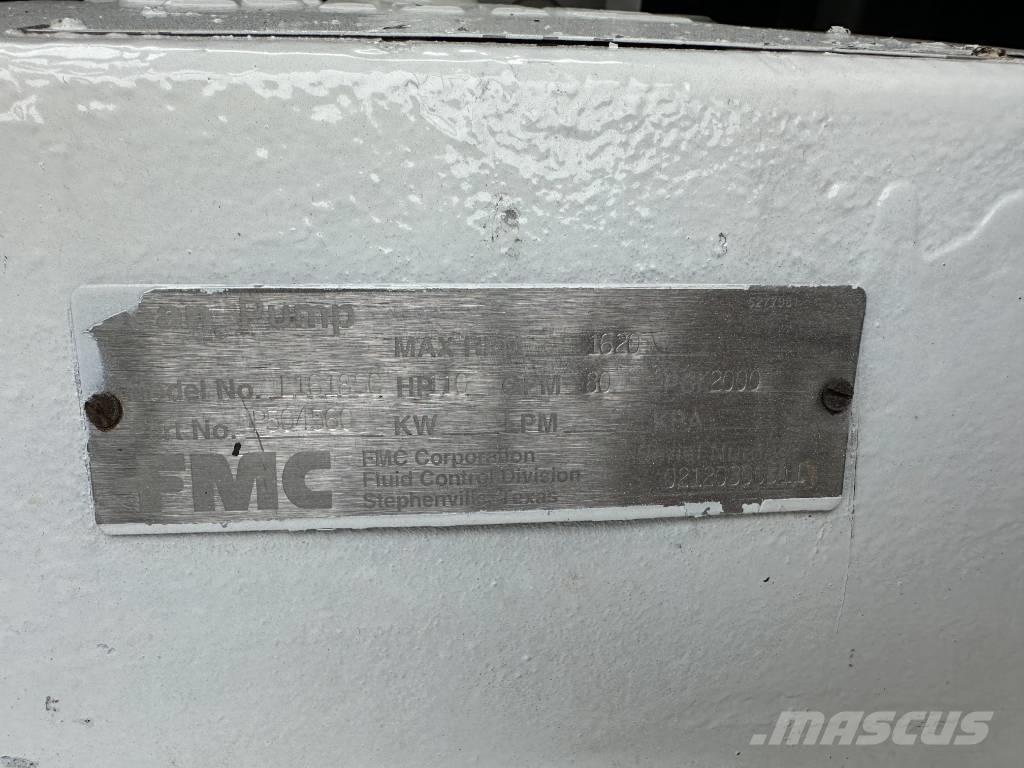 International 7400 Slamsuger