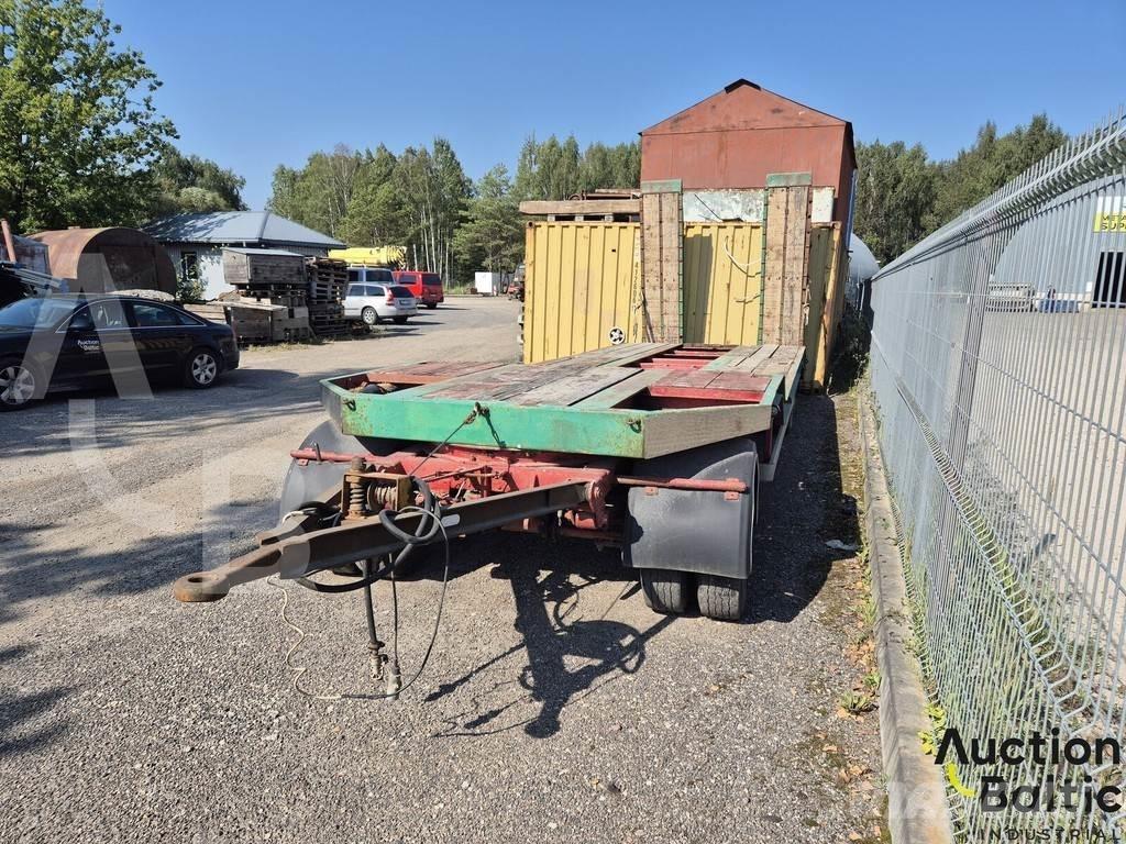 Kögel SCT 24 Semi-trailer med Gardinsider