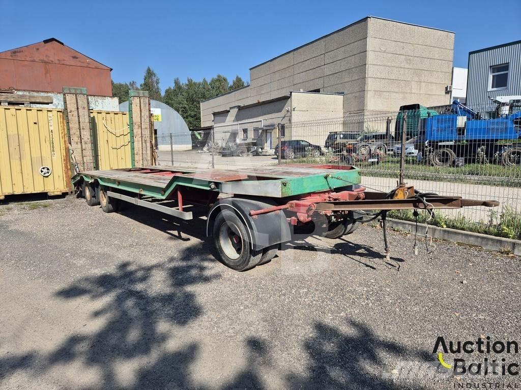 Kögel SCT 24 Semi-trailer med Gardinsider