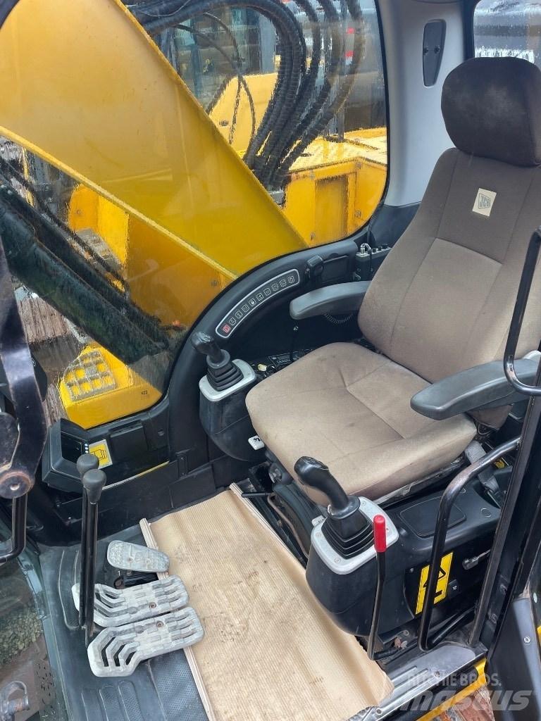 JCB JZ140LC Gravemaskiner på larvebånd