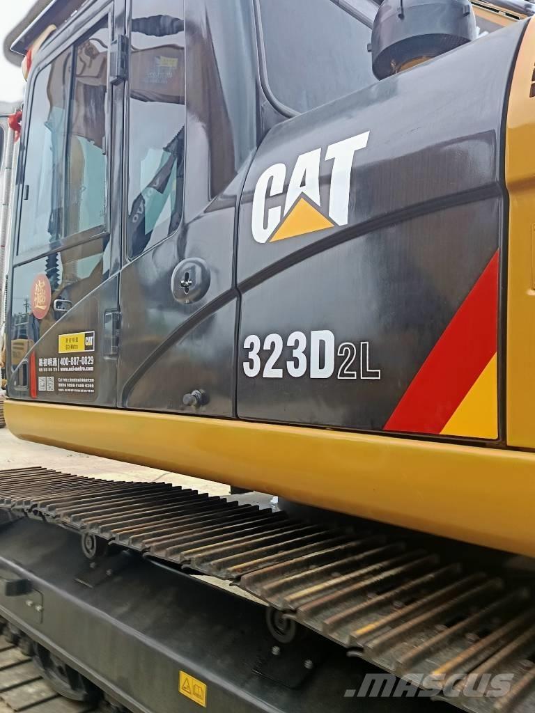 CAT 323 D2L Gravemaskiner på larvebånd