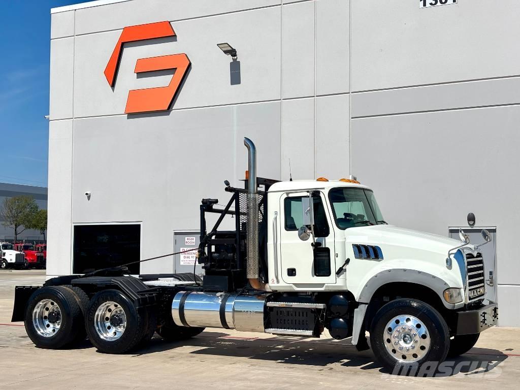 Mack GU713 Bjærgningskøretøjer