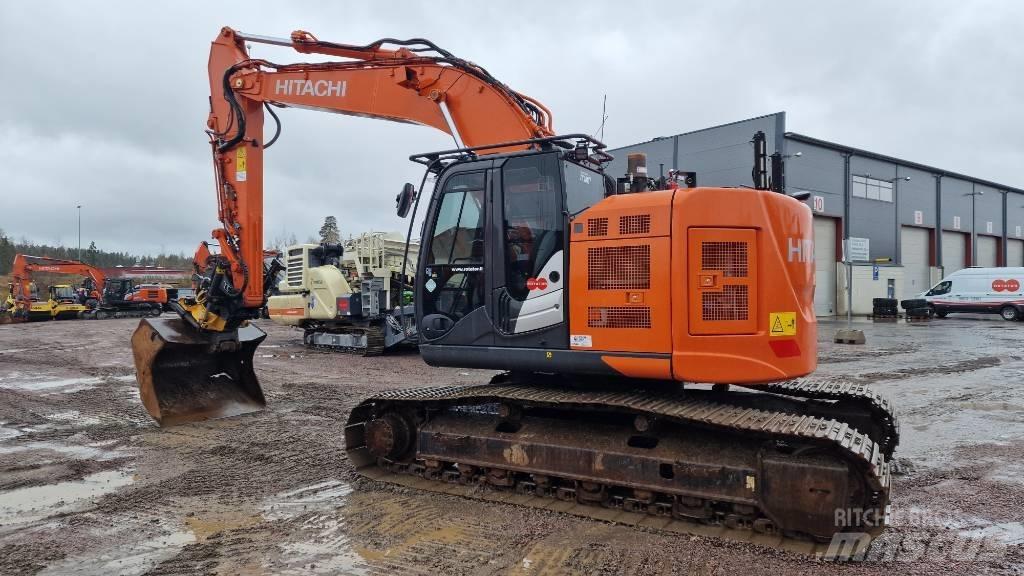 Hitachi ZX225USLC-6 Gravemaskiner på larvebånd
