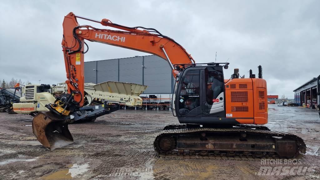 Hitachi ZX225USLC-6 Gravemaskiner på larvebånd