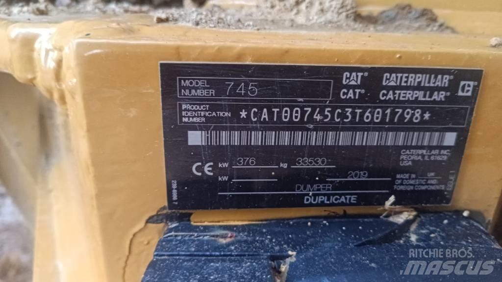 CAT 745 Terrængående lastbiler
