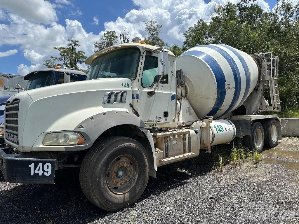 Mack GU 800 Andre lastbiler