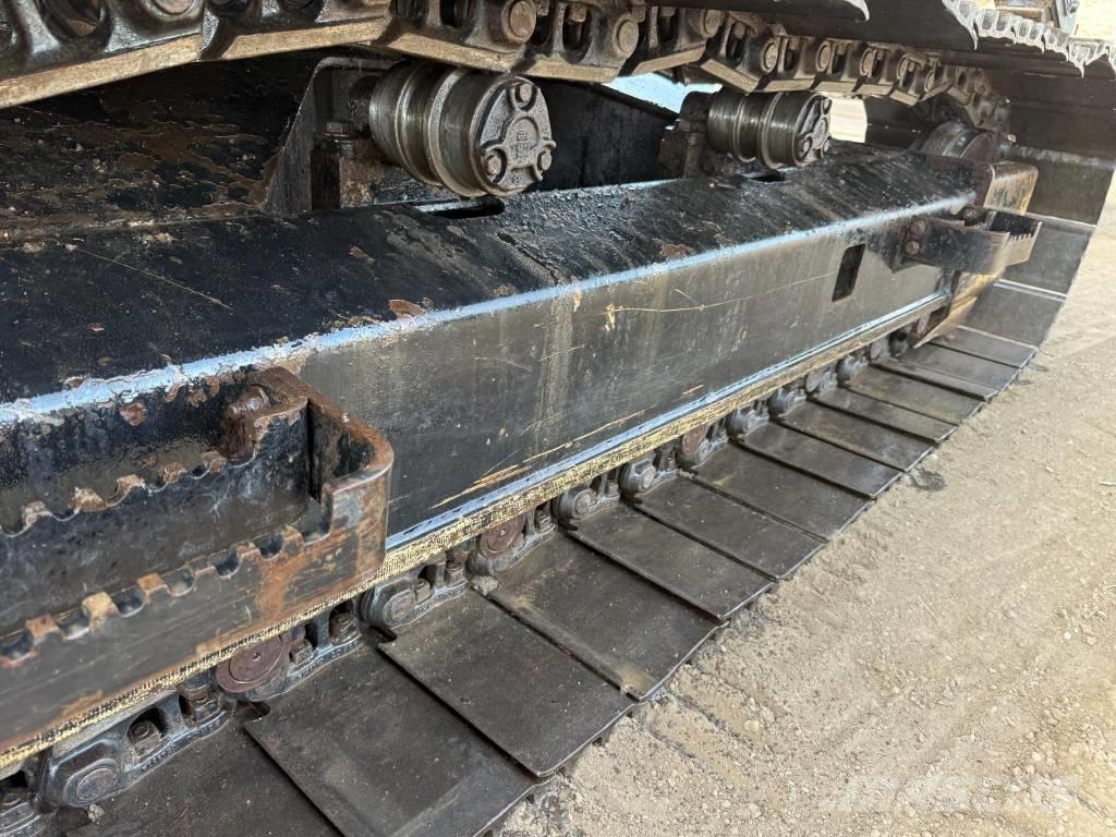 JCB JS 131 Gravemaskiner på larvebånd