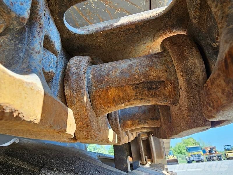 Volvo EC 240 B N LC Gravemaskiner på larvebånd