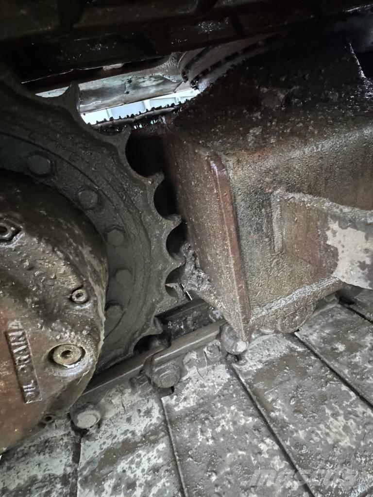 JCB JS 130 Gravemaskiner på larvebånd