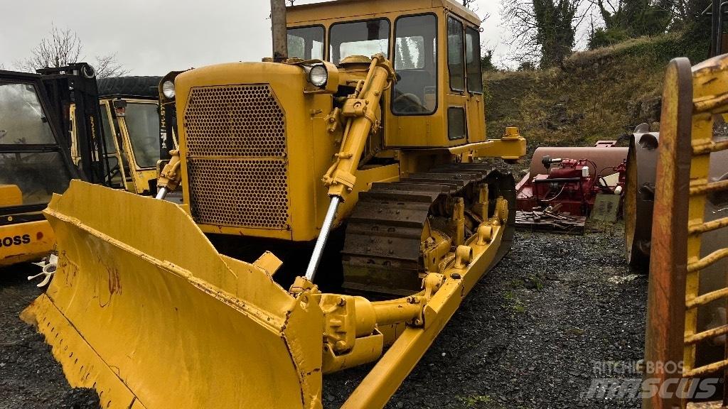 CAT D7 with ripper Bulldozer på larvebånd