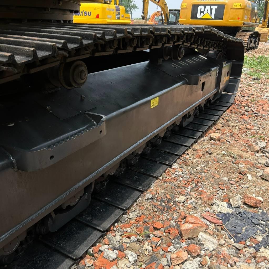 Komatsu 240-8 Gravemaskiner på larvebånd