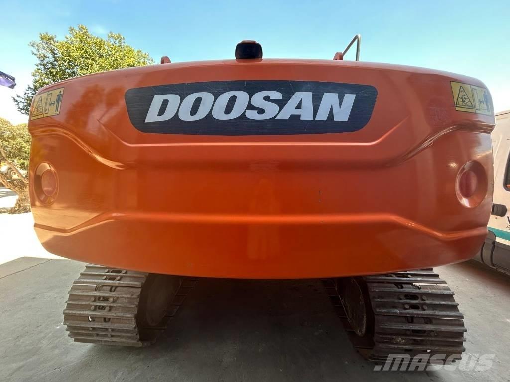 Doosan DX 225 Gravemaskiner på larvebånd