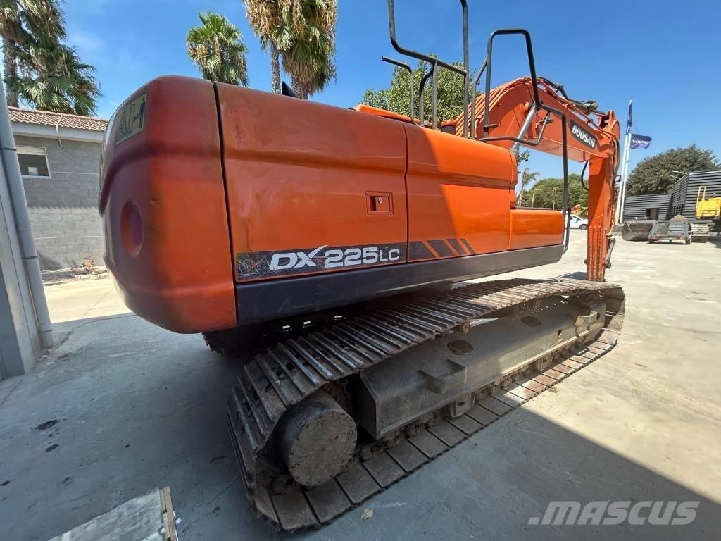 Doosan DX 225 Gravemaskiner på larvebånd