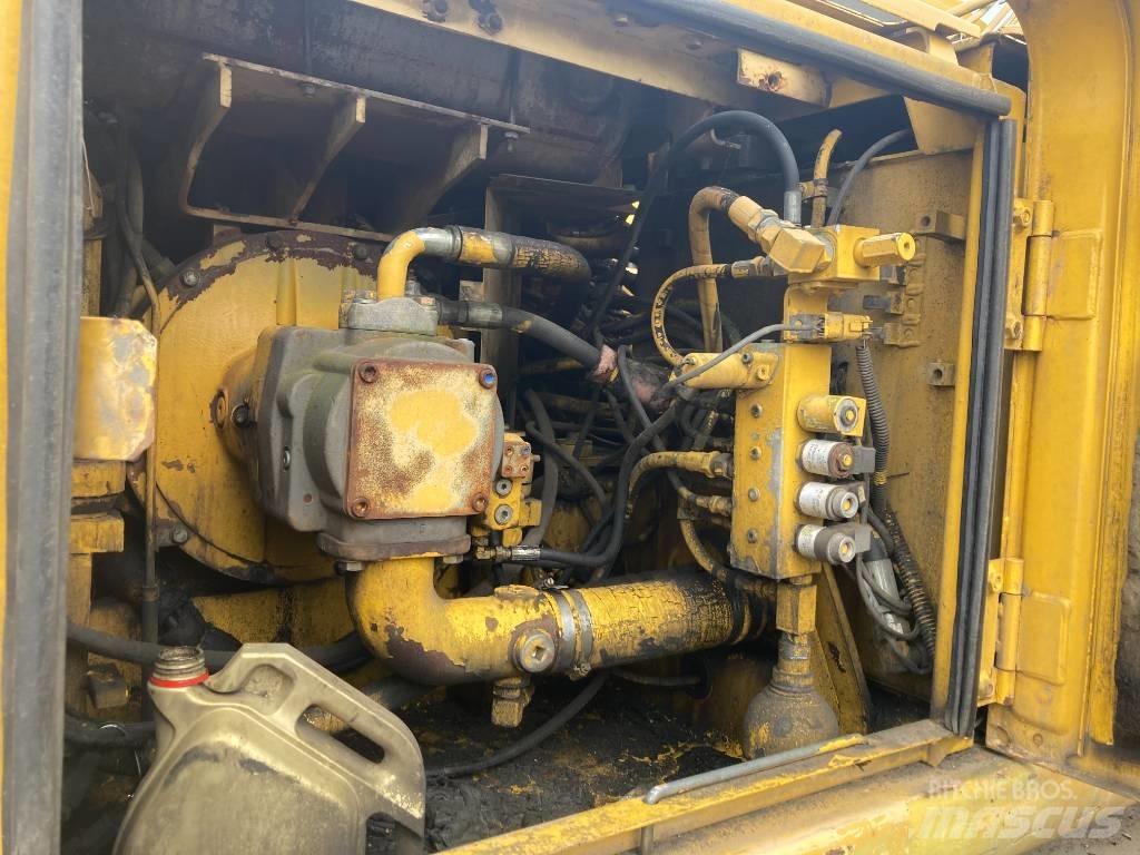 Komatsu PW 170 Gravemaskiner på hjul